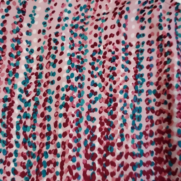 Sleeveless button up blouse - Picture 4 of 9